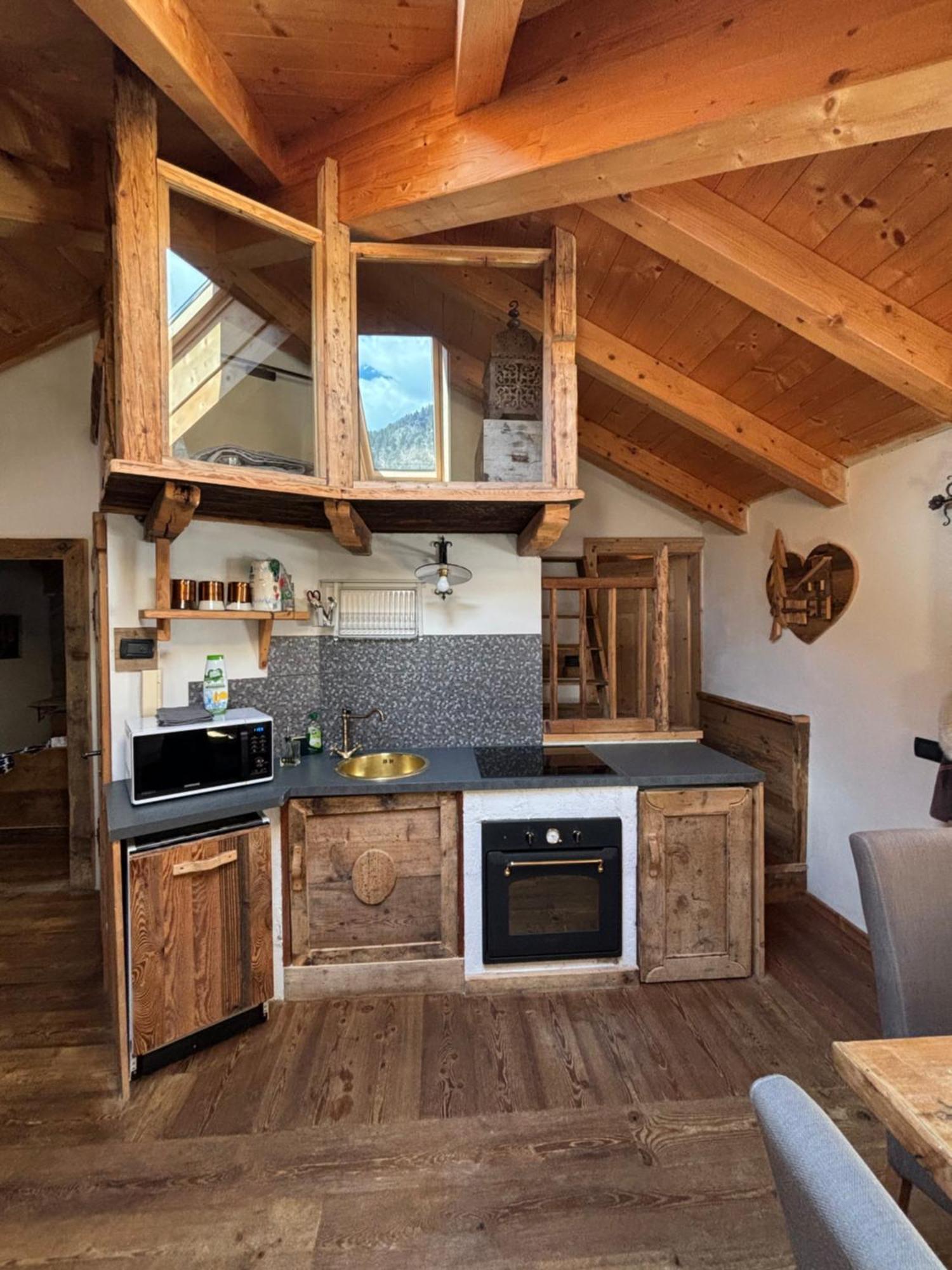 La Tana Dell'Orso Apartamento Campitello di Fassa Exterior foto