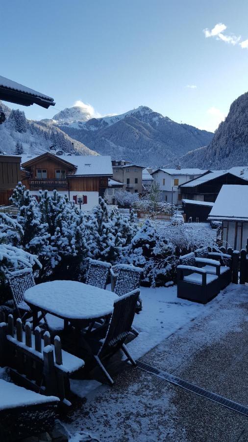 La Tana Dell'Orso Apartamento Campitello di Fassa Exterior foto